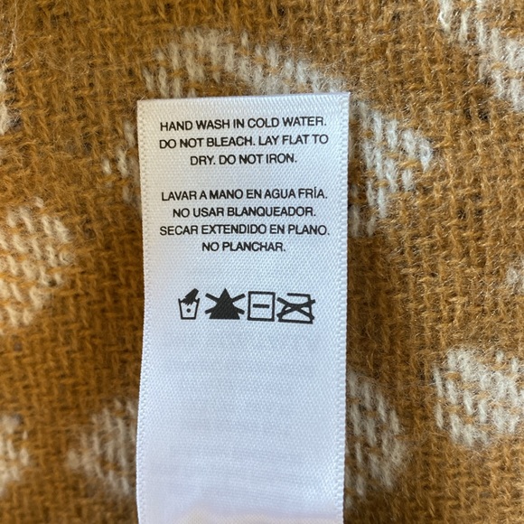 Scoop reversible poncho scarf - Picture 8 of 12